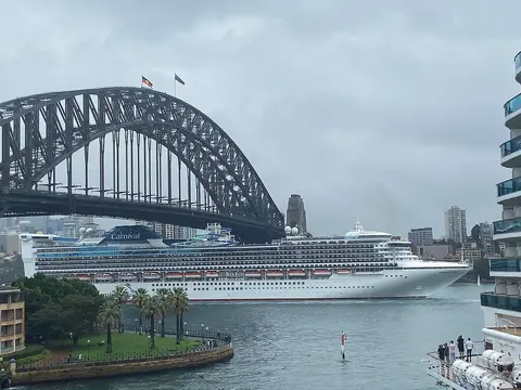 Carnival Adventure(Carnival Cruise Line)の外観