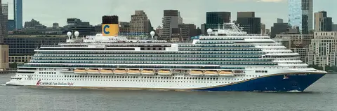 Carnival Venezia(Carnival Cruise Line)の外観