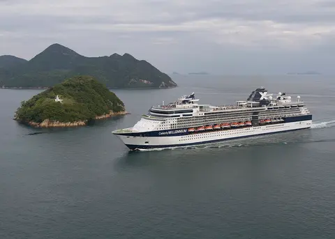 Celebrity Millennium（Celebrity Cruises）の外観
