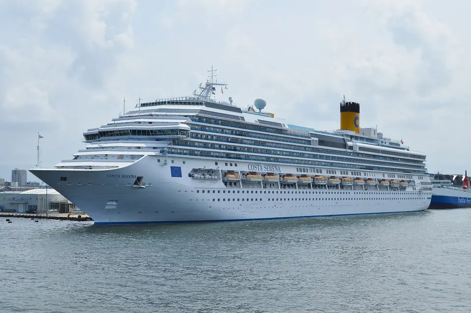 Costa Serena（Costa Cruises）の外観
