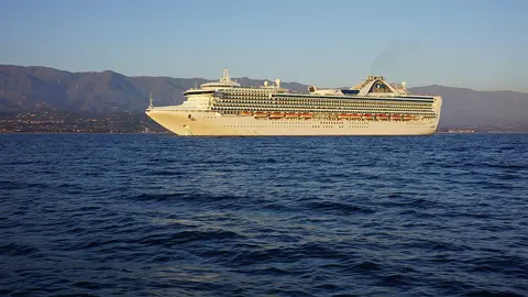 Grand Princess（Princess Cruises）の外観