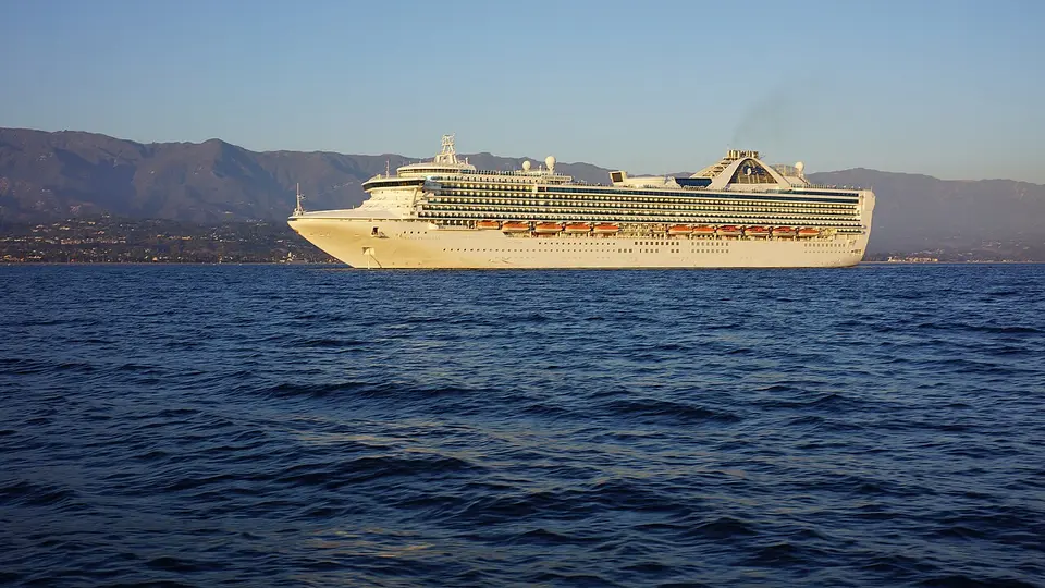Grand Princess（Princess Cruises）の外観