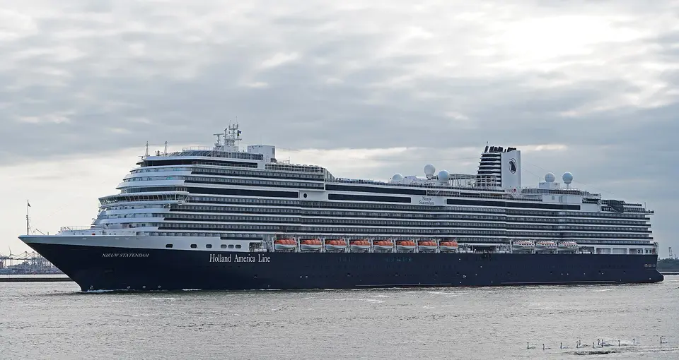 Exterior of Nieuw Statendam (Holland America Line)