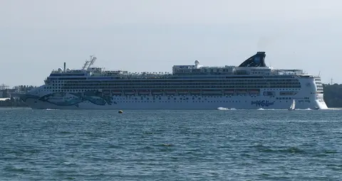 Norwegian Jade(Norwegian Cruise Line)の外観