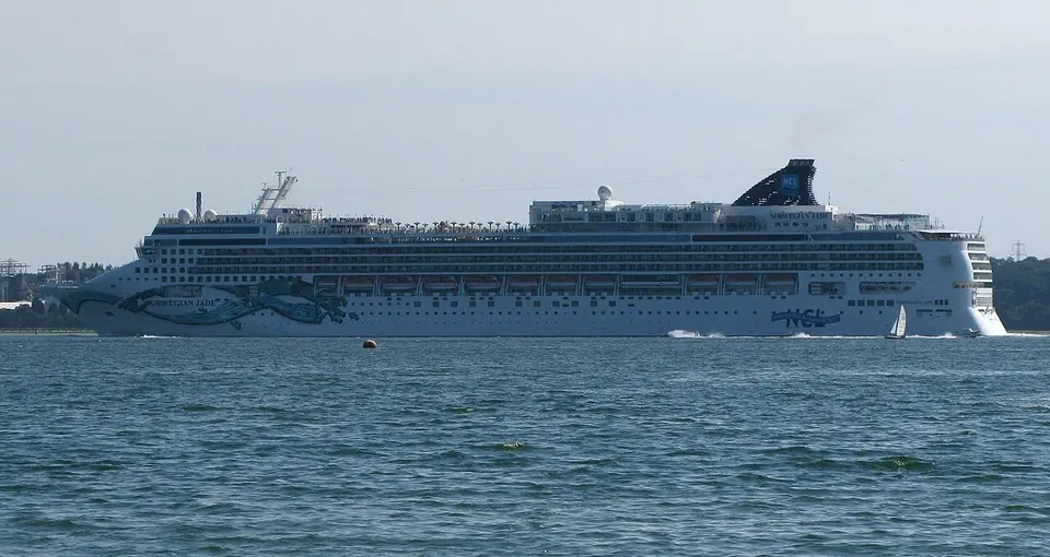 Exterior of Norwegian Jade (Norwegian Cruise Line)