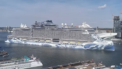Norwegian Prima(Norwegian Cruise Line)の外観