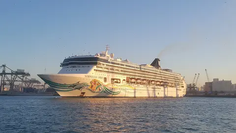 Norwegian Spirit(Norwegian Cruise Line)の外観