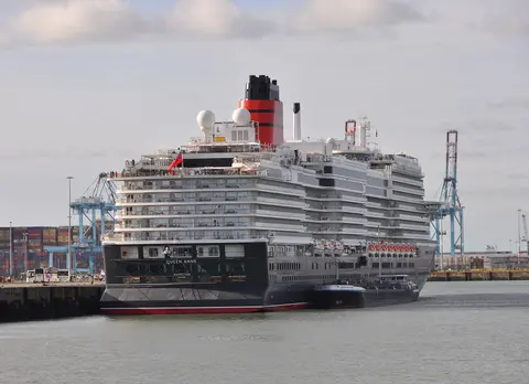 Queen Anne（キュナード・ライン (Cunard Line)）の外観