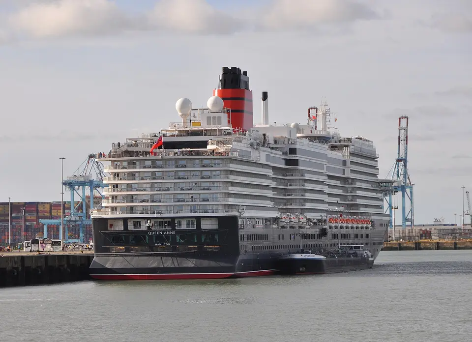 Queen Anne(キュナード・ライン (Cunard Line))の外観