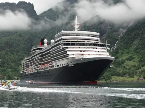 Queen Elizabeth（キュナード・ライン (Cunard Line)）の外観