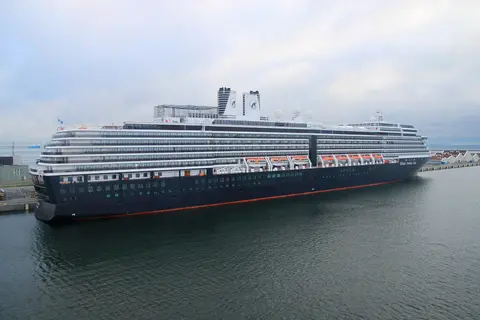 Zuiderdam(Holland America Line)の外観